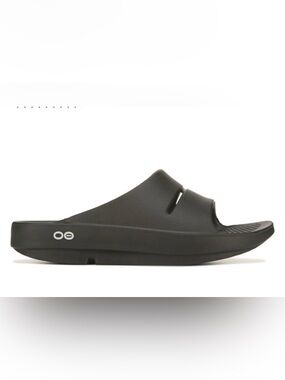 Like new Oofos Ooahh Recovery Slide Sandals